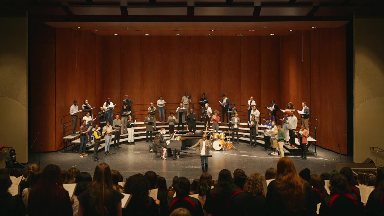 Watch: 750 Minnesota choir students sing patriotic hymn with the Aeolians 