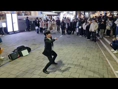 TUESDAY. YU KAGAWA, HYOJIN & SHINHWA. HONGDAE BUSKING.