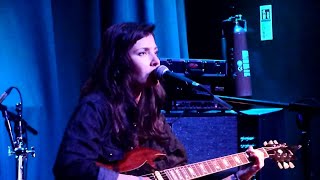 Sarabeth Tucek - "Get Well Soon"  : BBC Radio 6 Session 17.05.11 / Marc Riley Show : May 17th 2011