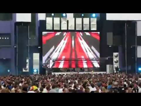 Dubfire plays "Dema & Paride Saraceni - Panic" @ Awakenings Festival 2012