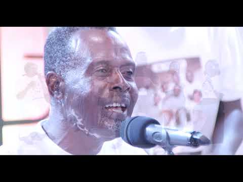 Praise Quarters  Featuring  Advent Voices