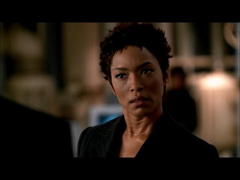 Angela Bassett in Alias (2005) - S04E21 - Search and Rescue