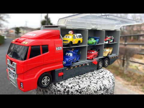 Find the Red Convoy Truck and Disney Cars, warp and store them!