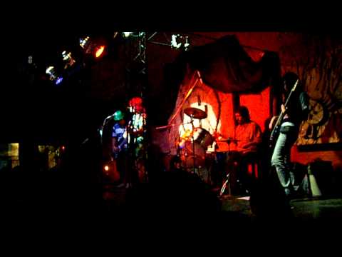 01 Otoño primaveral - Saturnyn (Bar Madrid '11)