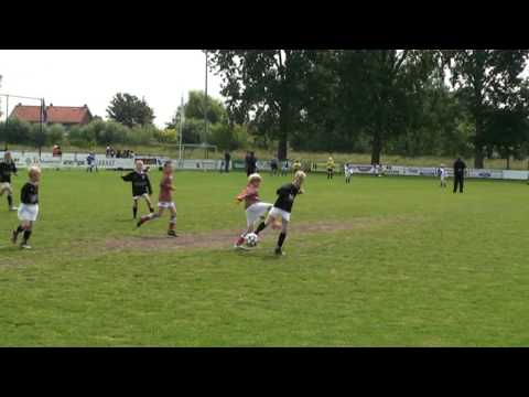 Voetbaltoernooi FC Binnenmaas dd 06-06-2009 4e wedstrijd DSO F6 - CKC F3