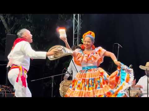 PAREJA BAILADORA DE CUMBIA FESTIVAL NACIONAL DEL PITO ATRAVESA’O 2024