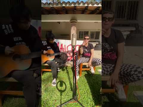 Versión Acústica de Privilegiada, escucha la versión completa en todas las plataformas. 🦇🖤💥#punk