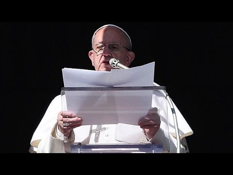 البابا فرنسيس يثني على مسيحيي الشرق الاوسط الذين يعانون الاضطهاد على يد المتشديين الاسلاميين