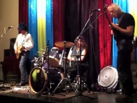 Steven Bates Trio playing original reggae song, 