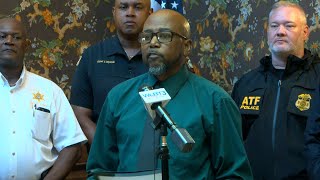 Download the video "Six dead, 10 injured in mass shooting in Mississippi 2"