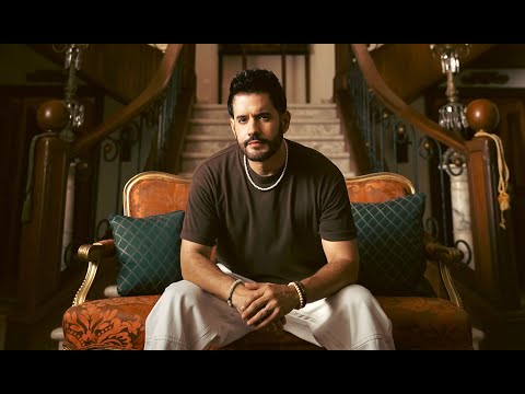 Manny Cruz - SI TÚ ME MIRAS  👀 (video oficial)