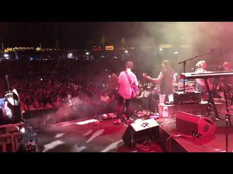 הדג נחש עם דקלון בשירי אהובה עוזרי לייב פארק ראשל״צ(דורון שחר)