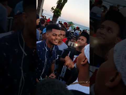 Felpa Divo VS Navaja  Junte navideño 2017