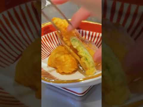 河豚是一種致命而又昂貴的美食 #foodinsider #河豚 #日本食品 #短褲 (Puffer Fish Is A Deadly Yet Expensive Delicacy #foodinsider #pufferfish #JapaneseFood #shorts)