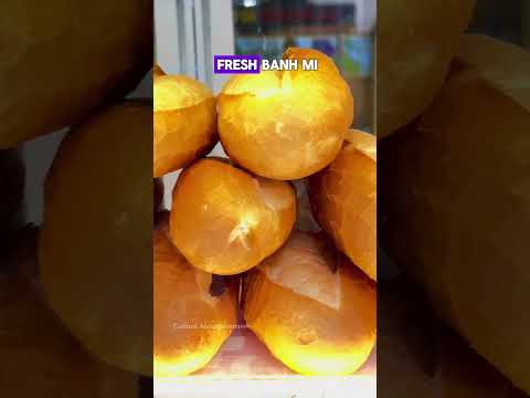 Dạnang’s Most Incredible Crispy Pork Belly Banh Mi Sandwich | Vietnam Street Food Eating Tips