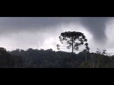 Possível tornado é registrado próximo a Cruz Machado e assusta moradores
