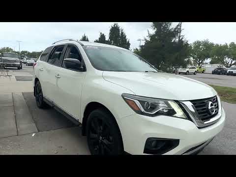 2017 Nissan Pathfinder Platinum SUV White