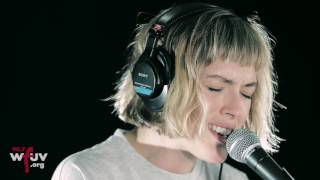 Gwenno - "Calon Peiriant" (Live at WFUV)