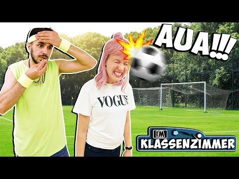 LISA & PAUL TRAINIEREN FÜRS FUßBALL-TURNIER! Lisa ist total genervt von Paul! | Im Klassenzimmer #17