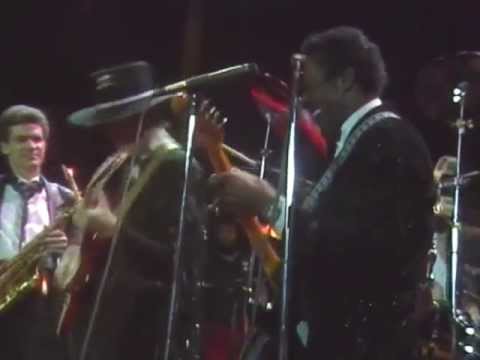 Chuck Berry, Keith Richards, Jerry Lee Lewis, Neil Young – "Roll Over Beethoven"