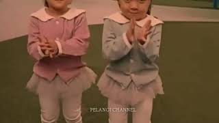 Download lagu Viral Anak Kecil Bermain TikTok Story 30detik mp3