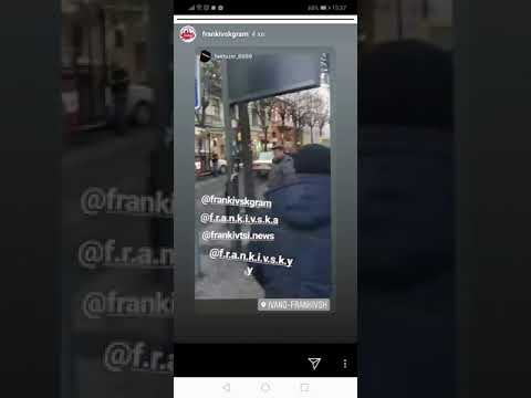 Біля пошти маршрутка зіткнулася з легковиком: інша переїздила через пішохідну зону. ВІДЕО