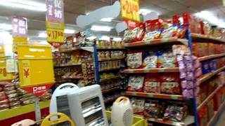 Colorful grocery store in Shanghai, China