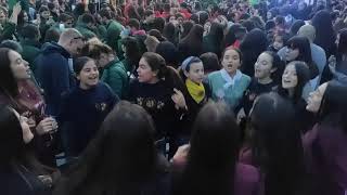 Cantando en la Crida