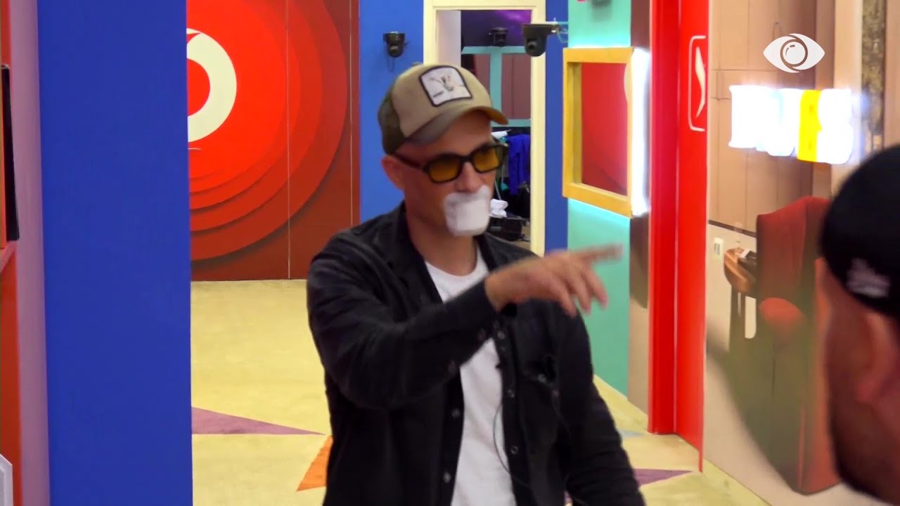 “Nuk do të flas”/ Jetmiri zë gojën me leukoplast