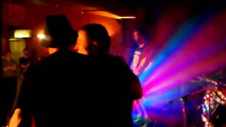 [Spunge]-Kicking pigeons (live)