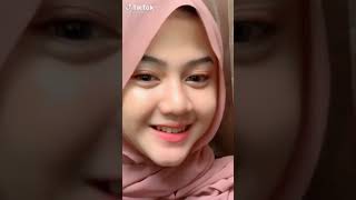 Download lagu kumpulan video tik tok cewek cantik: damage nya gak Ada obat mp3