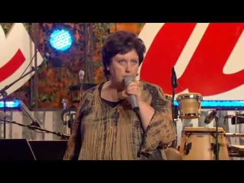 Babben Larsson  med "Stand up" på Skansen aug. 2012