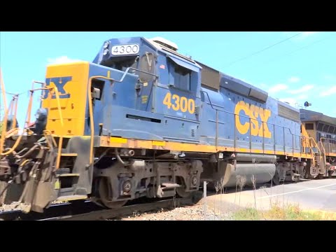 Chasing a Rare CSX EMD GP39-2 on a Mixed Freight Train