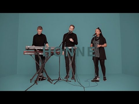 HONNE - SOMEONE THAT LOVES YOU | A COLORS SHOW