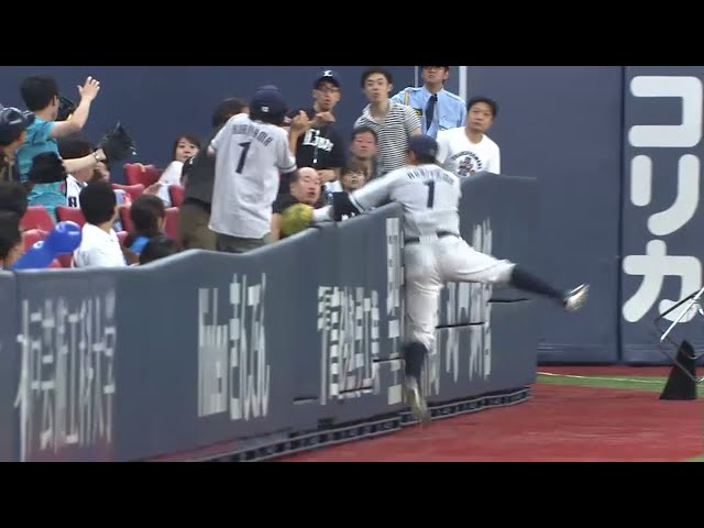 【6回裏】ライオンズ・栗山が気迫のプレー!! 「栗山ファン」の目前でファウルもぎ取った!! 2014/7/31 Bs-L