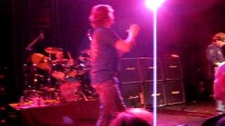 Tora Tora - Loves a Bitch