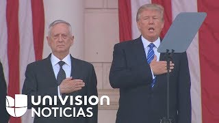 El momento en el que Trump decide moverse al ritmo del himno nacional en el homenaje a los caídos