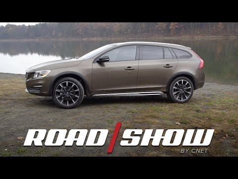 2017 Volvo V60 Cross Country is the perfect place for your pups