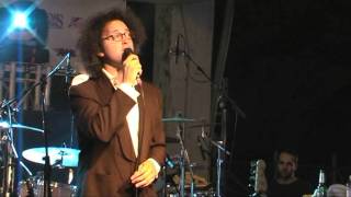 Simone Cristicchi canta &quot; Sigonella &quot; di Ivano Fossati  NOVITA&#39; ASSOLUTA