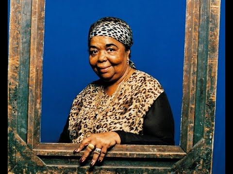"Um pincelada" por Cesária Évora con la Mari de Chambao