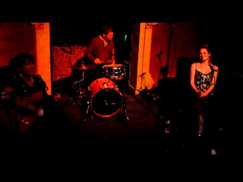 Download Kara Everly Stay With Me Mp3 dan Mp4 Full Album Gratis
