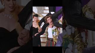 Download lagu Ace Ventura vs. the Fur Coat 😂🐾 | Jim Carrey’s Iconic Scene #jimcarrey #aceventura #film mp3