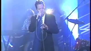 Robert Palmer - Addicted to Love 1995, live