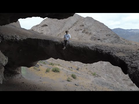 "Misterioso Puente de Piedra Tamarico en la comuna de Freirina, Atacama #turismochile #atacamadesert