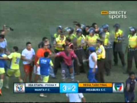 Incidentes en el final del encuentro entre Manta F.C. e Imbabura. Serie B