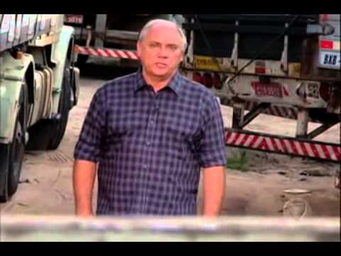 Repórter Record   04032012 Caminhoneiros viciados em cocaína causam acidentes pelo País