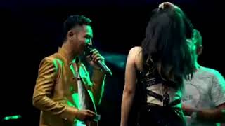 Download lagu FULL ALBUM DUET ROMANTIS GERRY MAHESA FEAT LALA WIDI BERSAMA NEW PALLAPA mp3 Download lagu FULL ALBUM DUET ROMANTIS GERRY MAHESA FEAT LALA WIDI BERSAMA NEW PALLAPA mp3