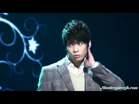 [fancam] 101203 SHINee / SM the ballad jonghyun yawns when waiting @ MB