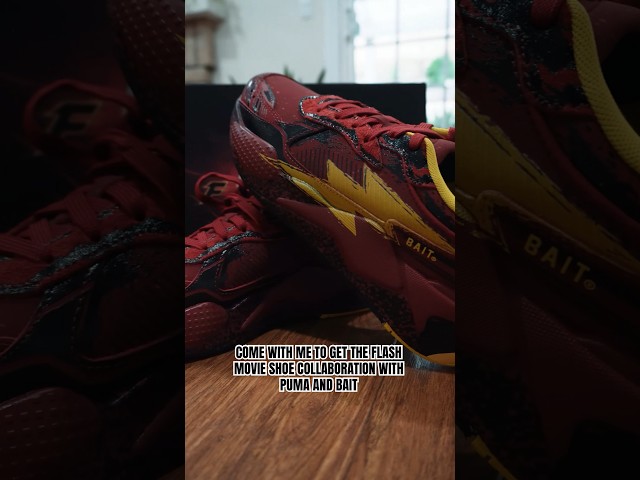 Vídeo relacionado con DC Comics Flash Athletic Crew Socks 2 Pair Pack (One Size, Red/Black/Yellow)