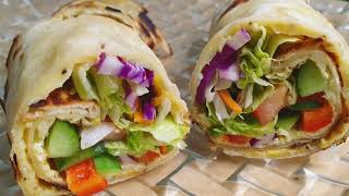 רול סושי חביתה טורטייה  מעולה An excellent tortilla sushi roll מטבח בקלי קלות ליהי קרויץ (ליהי קרויץ - מטבח בקלי קלות) - התמונה מוצגת ישירות מתוך אתר האינטרנט יוטיוב. זכויות היוצרים בתמונה שייכות ליוצרה. קישור קרדיט למקור התוכן נמצא בתוך דף הסרטון